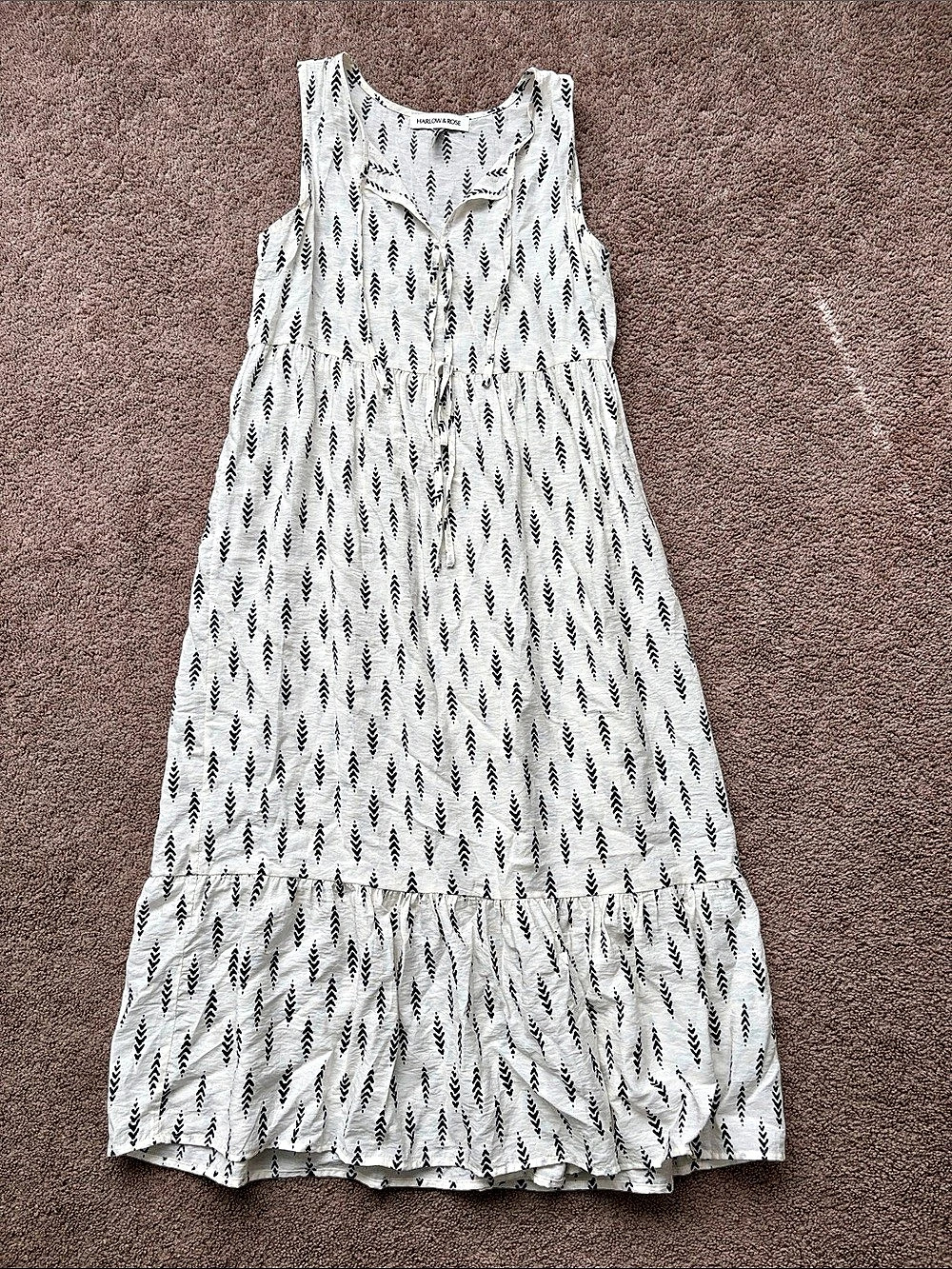 Harlow & Rose Printed Maxi Dress Size Small Like New